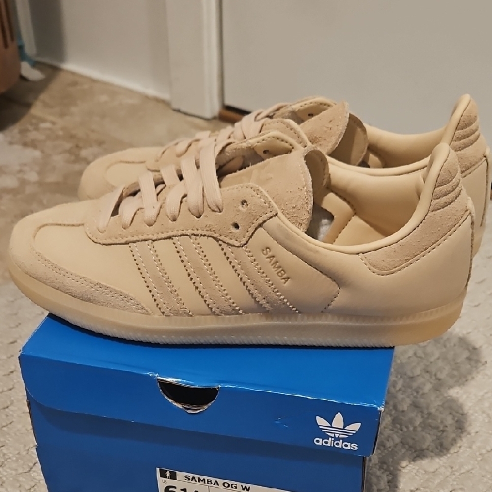 Adidas Cream Casual Sneakers